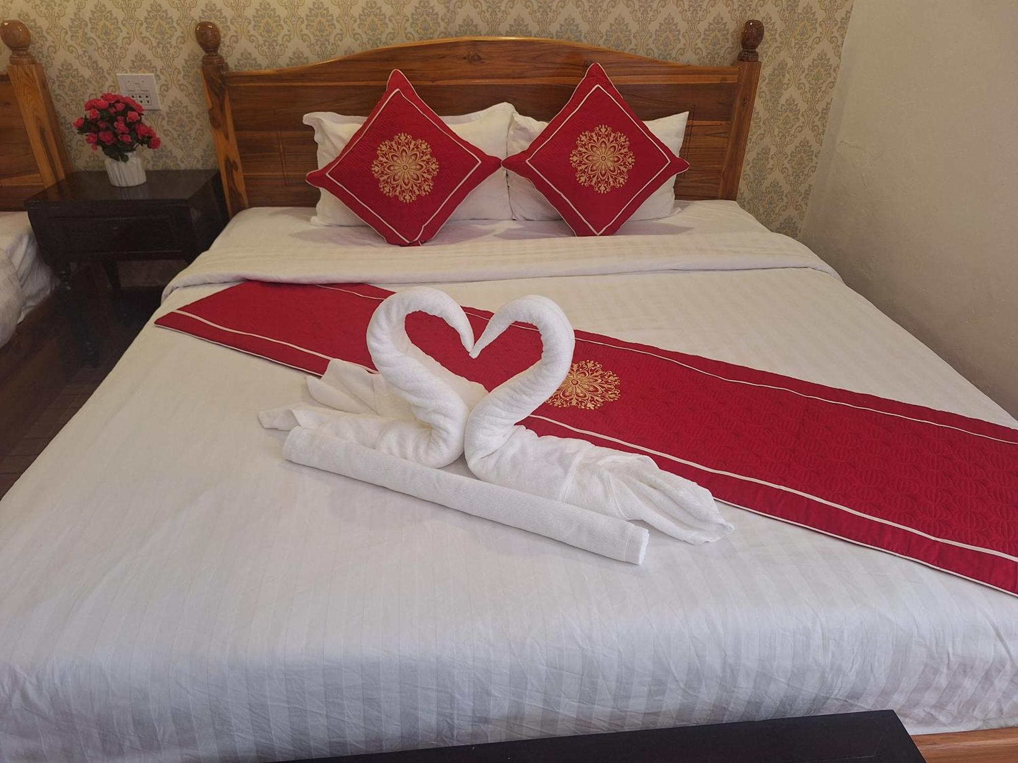 Luang Prabang Pavilion Hotel & Travel Экстерьер фото