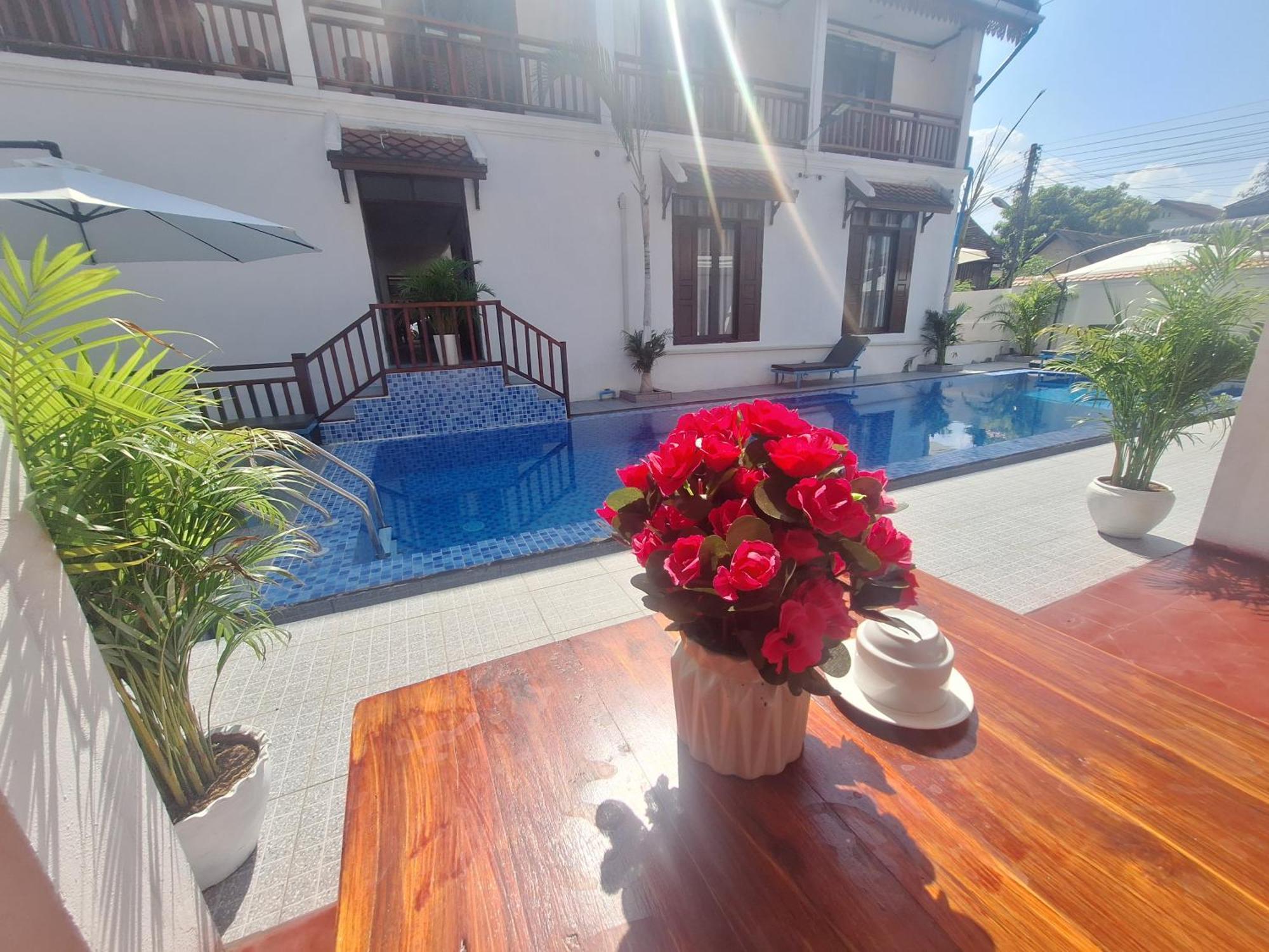 Luang Prabang Pavilion Hotel & Travel Экстерьер фото